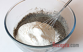 Маковый пирог со сметанным кремом