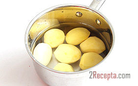 Ароматный картофель, запеченный в фольге