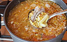 Гороховый суп с ребрышками