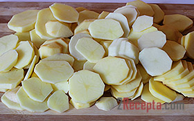Картошка, запеченная в сметане в духовке
