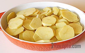 Картошка, запеченная в сметане в духовке