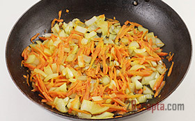 Перцы, фаршированные рисом и овощами, тушеные в мультиварке