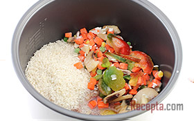 Рис с овощами в мультиварке