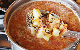 Суп-пюре из чечевицы со сливками и сыром