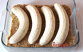 Торт без выпечки из печенья с бананом