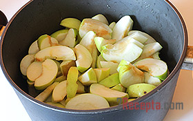 «Янтарное» яблочное варенье дольками