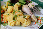 Курица с картошкой, тушеная в сметане (в мультиварке)